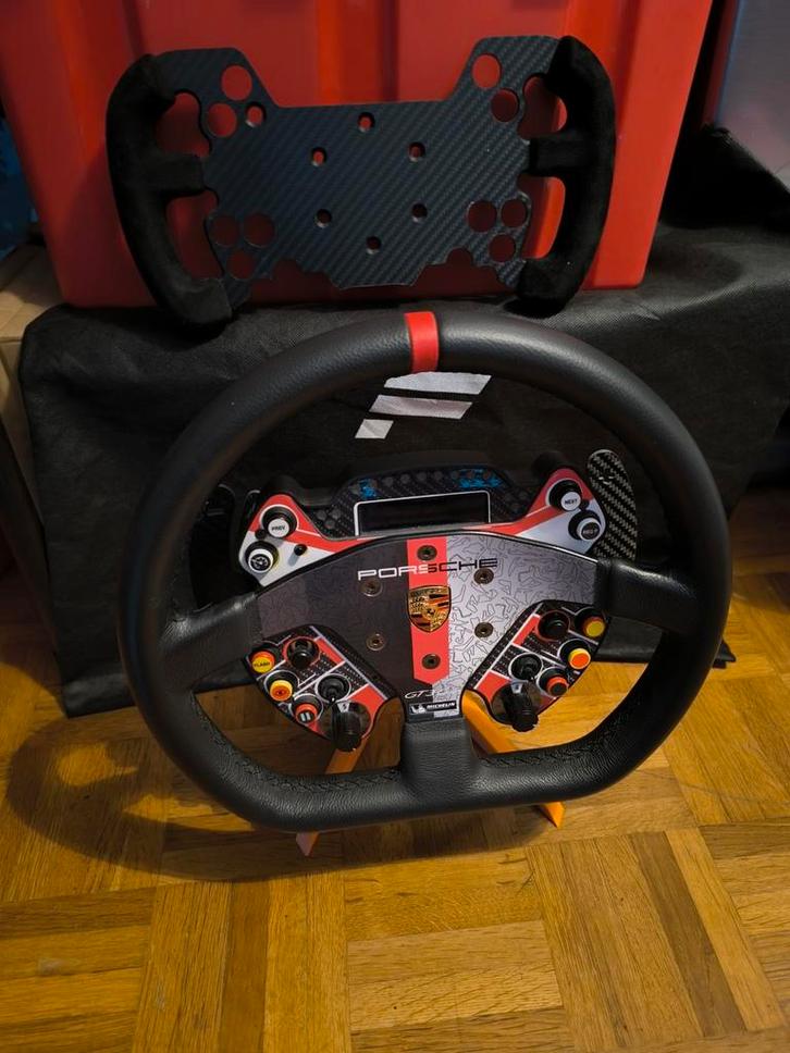 FANATEC PORSCHE GT3 R LEDEREN PODIUMSTUUR, Games en Spelcomputers, Spelcomputers | Sony Consoles | Accessoires, Ophalen of Verzenden