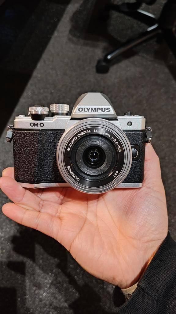 Olympus OMD em10ii met lenzen, Audio, Tv en Foto, Fotocamera's Analoog, Zo goed als nieuw, Olympus, Ophalen
