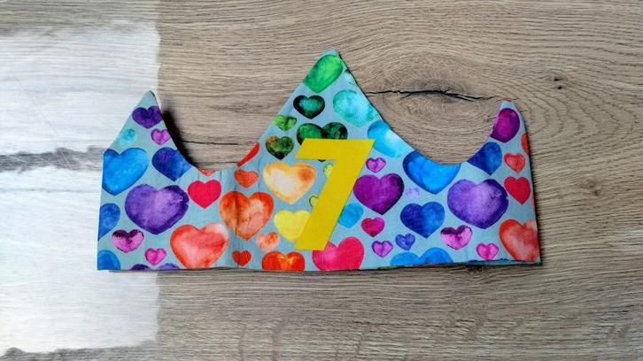 Verjaardagskroon 7 jaar met rekker achteraan, Kinderen en Baby's, Kinderspulletjes, Zo goed als nieuw, Ophalen of Verzenden