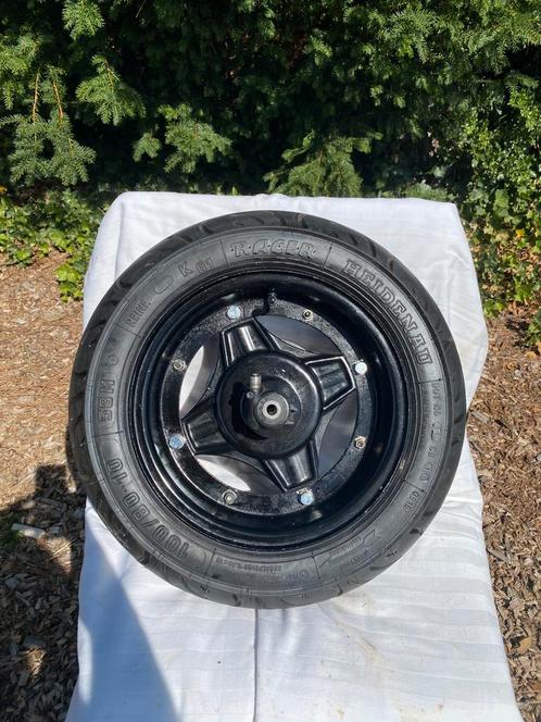 Honda Dax velgen 11 inch –bijna nieuw met banden en tandwiel, Fietsen en Brommers, Brommeronderdelen | Algemeen, Zo goed als nieuw