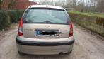 Je vends la voiture parceque jai plus de la place, Auto's, 4 deurs, Handgeschakeld, Particulier, 9 cilinders