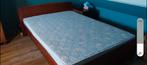 Houten bed met matras, Ophalen, Gebruikt, Bruin, Tweepersoons