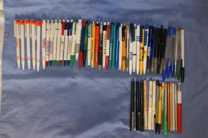 Collectie biccen - ballpennen - nietjes, Verzamelen, Pennenverzamelingen, Gebruikt, Balpen, Overige merken, Met reclame, Ophalen of Verzenden