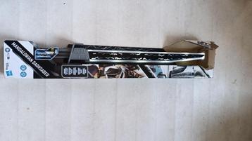 Deluxe Disney Star Wars Mandalorian Electronic Darksaber beschikbaar voor biedingen
