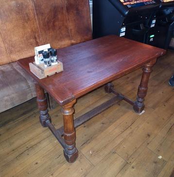 Antieke tafel (eikenhout) beschikbaar voor biedingen
