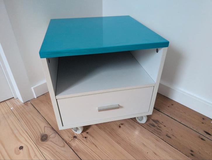 Table de nuit avec tiroir, Maison & Meubles, Chambre à coucher | Tables de chevet, Comme neuf, Enlèvement