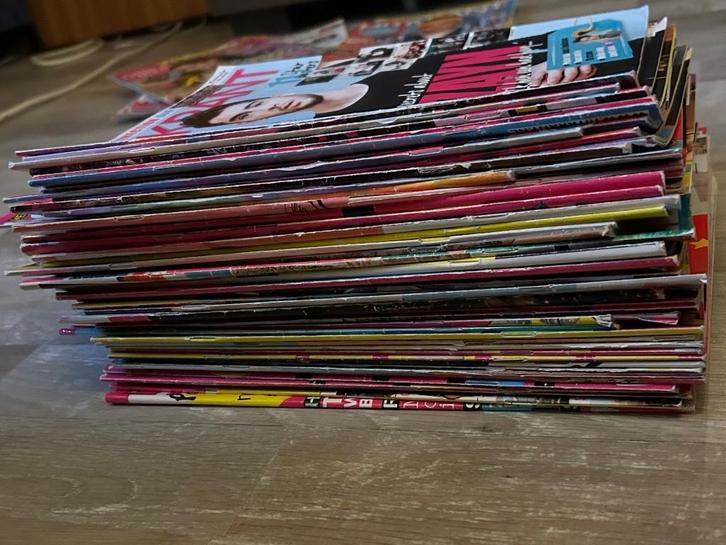 Veel hitkranten One direction Justin bieber ect, Verzamelen, Tijdschriften, Kranten en Knipsels, Verzenden