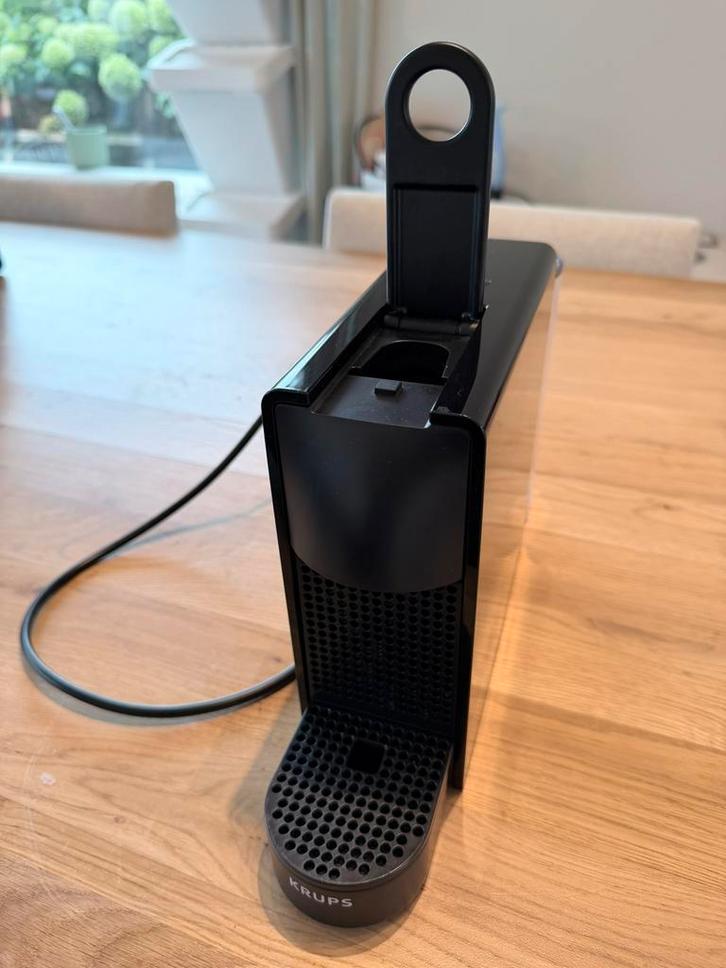 Krups Nespresso Essenza Mini - 19 bar, Elektronische apparatuur, Koffiezetapparaten, Zo goed als nieuw, Koffiepads en cups, Espresso apparaat