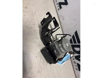 ABS Pomp van een Opel Corsa beschikbaar voor biedingen