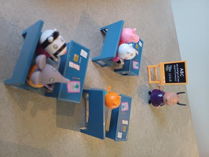 Nette speelset Peppa Pig op school, Collections, Jouets, Utilisé, Enlèvement