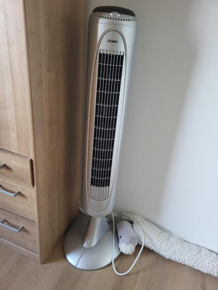 Ventilator kolom afstandsbediening torenventilator, Elektronische apparatuur, Ventilatoren, Zo goed als nieuw, Torenventilator