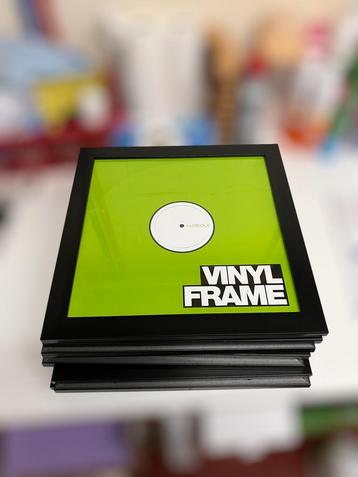 Glorious Vinyl Frame beschikbaar voor biedingen