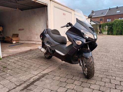 Jonway 125cc gt met zeer weinig kilometers, Fietsen en Brommers, Scooters | Yamaha, Gebruikt, Ophalen