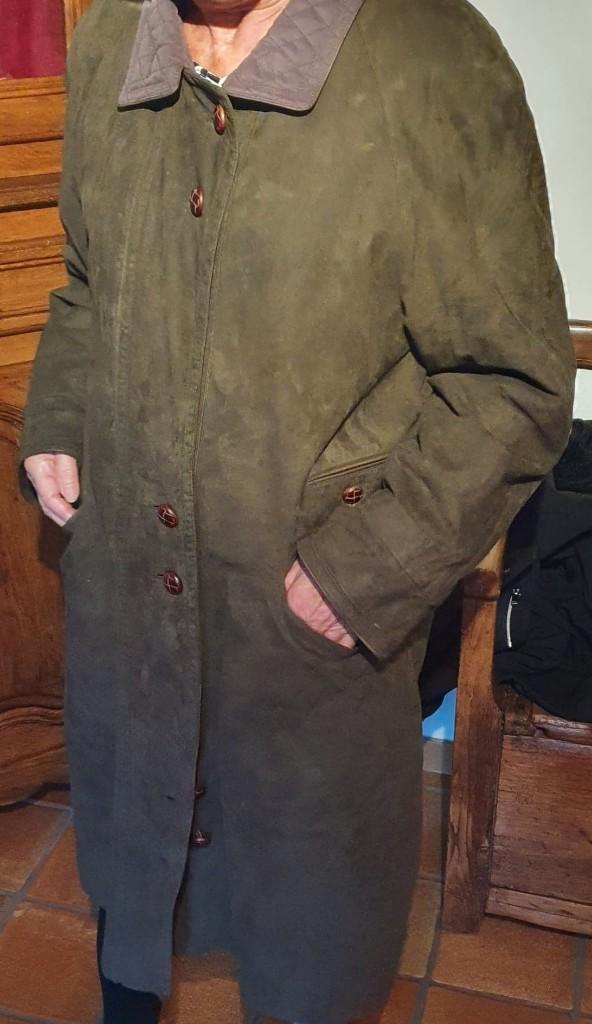 manteau impeccable t 40 microfibre, Vêtements | Femmes, Vestes | Hiver, Comme neuf, Taille 38/40 (M), Brun, Enlèvement