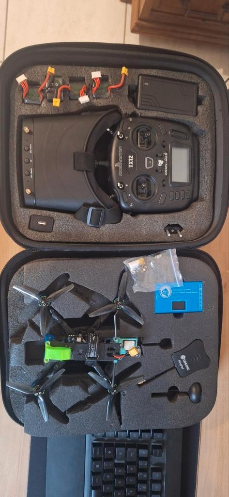 Drone FPV Eachine Novice IV, Hobby & Loisirs créatifs, Modélisme | Radiocommandé & Téléguidé | Hélicoptères & Quadricoptères, Utilisé