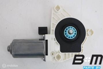 Raammotor linksvoor VW Passat B8 Variant 5Q4959801B beschikbaar voor biedingen