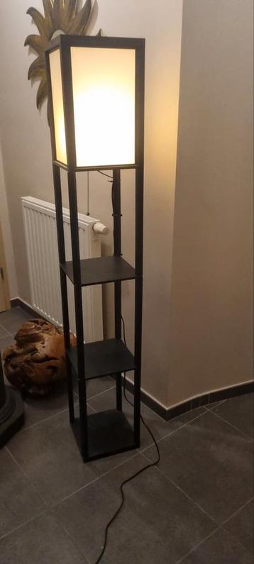 Lampadaire étagère  beschikbaar voor biedingen