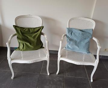 2 stijlzeteltjes beschikbaar voor biedingen