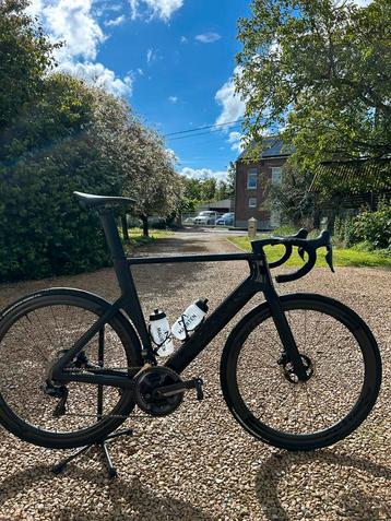 Canyon aeroad L disponible aux enchères