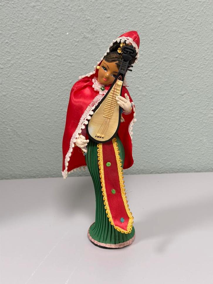 Chinese prinsessenpop die pipa bespeelt fluit pop chinees, Verzamelen, Poppetjes en Figuurtjes, Zo goed als nieuw, Ophalen of Verzenden