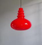 Space Age hanglamp in rode opaline, Peill & Putzler, 1970, Ophalen of Verzenden, Gebruikt, Glas, Space Age