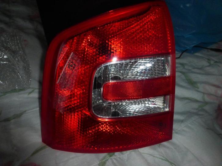 NIEUW linkerachterlicht voor Skoda Octavia Combi, Auto-onderdelen, Verlichting, Skoda, Nieuw, Ophalen of Verzenden