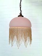 Franse art deco roze hanglamp met parels, Huis en Inrichting, Lampen | Hanglampen, Ophalen, Gebruikt, Glas