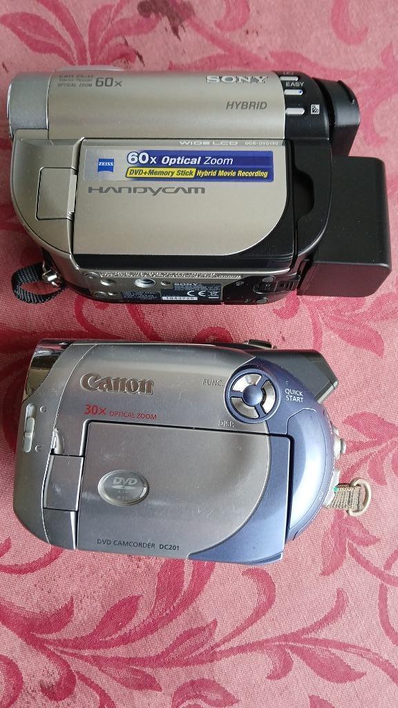 Complete dvd met 3 camera's in perfecte staat voor groepsfam, Audio, Tv en Foto, Videocamera's Digitaal, Zo goed als nieuw, Camera