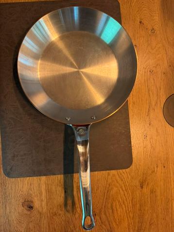 Debuyer prima matera  beschikbaar voor biedingen