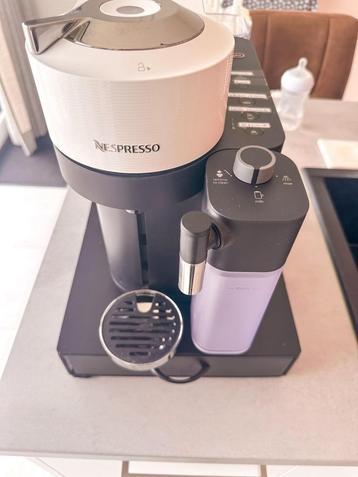 Nespresso Vertuo Lattissima (Delonghi) voor koffie beschikbaar voor biedingen