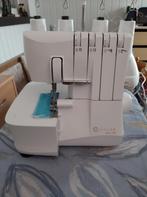 Overlock naaimachine en bobijnen garens, Hobby en Vrije tijd, Overige Hobby en Vrije tijd, Nieuw, Naaimachine, Ophalen