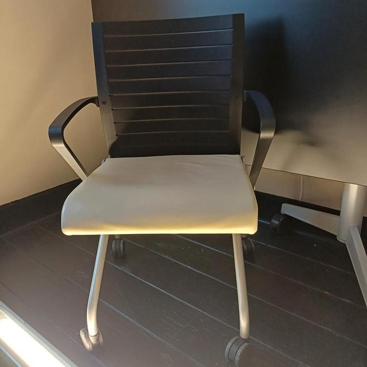 Chaise à roulettes pour salle de réunion., Articles professionnels, Aménagement de Bureau & Magasin | Mobilier de bureau & Aménagement