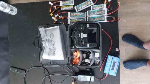 Zender + RC vliegers + batterijen, Hobby en Vrije tijd, Modelbouw | Radiografisch | Vliegtuigen, Gebruikt, Elektro, RTF (Ready to Fly)