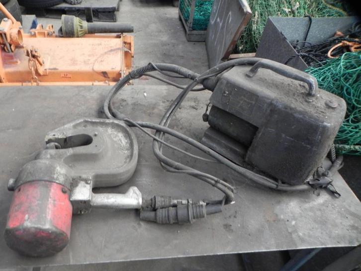 Pondsmachine Mobiel Hydraulisch voor metaal, Zakelijke goederen, Machines en Bouw | Metaalbewerking, Ophalen