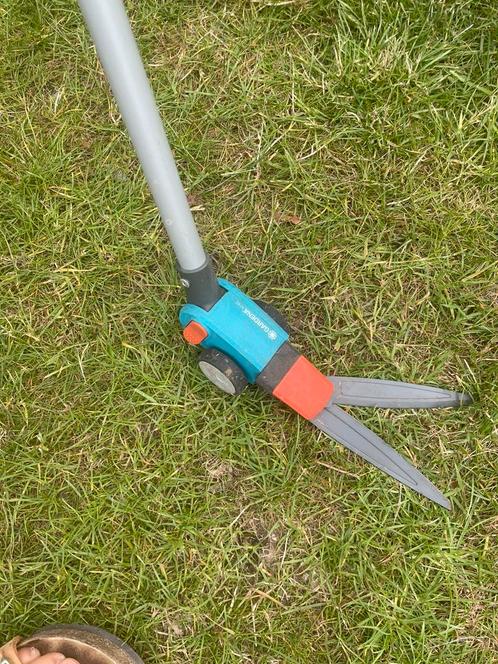 Gardena kantenschaar op steel – om grasrandjes te knippen, Tuin en Terras, Heggenscharen, Zo goed als nieuw, Ophalen