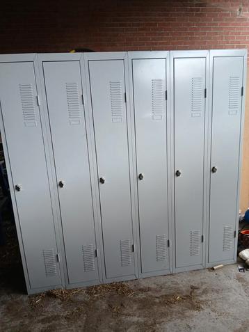 6 lockerkasten  beschikbaar voor biedingen