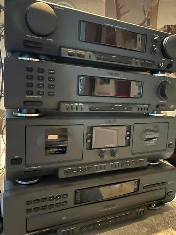 PHILIPS 900 serie en bijbehorende boxen beschikbaar voor biedingen
