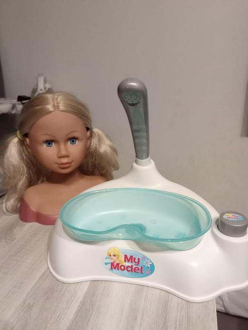 Kappershoofd met wasbakje, Kinderen en Baby's, Speelgoed | Poppen, Zo goed als nieuw, Overige typen, Ophalen of Verzenden