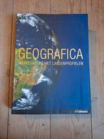 Geografica. Wereldatlas met landenprofielen, Boeken, Atlassen en Landkaarten, Ophalen of Verzenden, Zo goed als nieuw