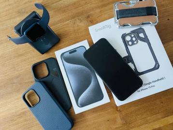 Iphone 15 pro 256go blue + Apple Watch 6 + accessoires beschikbaar voor biedingen