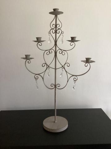 Kandelaar landelijk beschikbaar voor biedingen