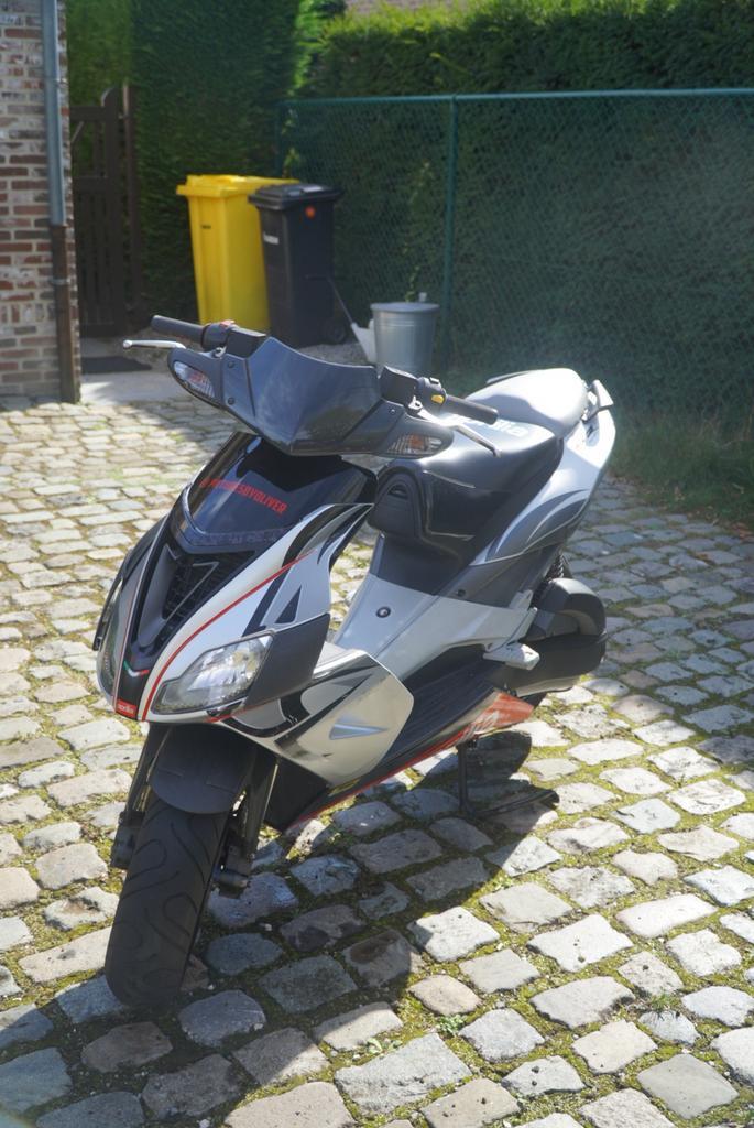 Aprilia sr50 2007 (B klasse) TOP STAAT!, Fietsen en Brommers, Scooters | Aprilia, Zo goed als nieuw, SR 50, Klasse B (45 km/u)