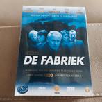 DVD  - DE FABRIEK - VOLLEDIG SEIZOEN - TOP NL REEKS, CD & DVD, DVD | TV & Séries télévisées, À partir de 6 ans, Neuf, dans son emballage