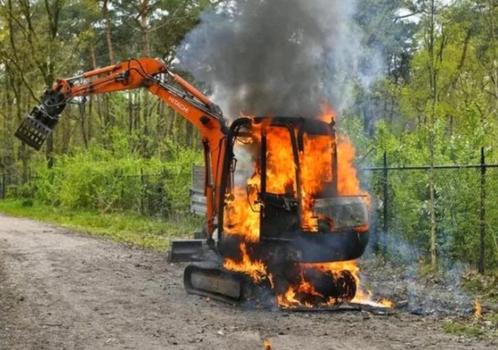 Gezocht: (opknap) graafmachine, Zakelijke goederen, Machines en Bouw | Kranen en Graafmachines, Ophalen of Verzenden