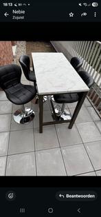 Hoge eet tafel met hoge stoelen gelijk nieuw wijnig gebruikt, Huis en Inrichting, Ophalen, Zo goed als nieuw