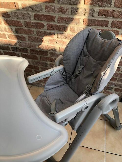 Mooie, ergonomische eetstoel, groeistoel Chicco, Kinderen en Baby's, Kinderstoelen, Zo goed als nieuw, Meegroeistoel, Afneembaar eetblad