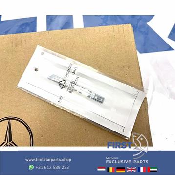 AMG LOGO MIDDENCONSOLE EMBLEEM ASBAK BADGE Mercedes A C CLA  beschikbaar voor biedingen