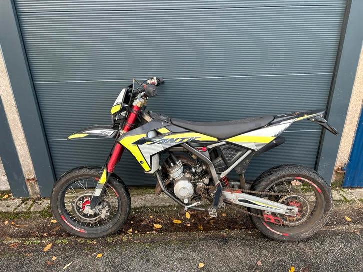 Fantic enduro 50cc, Fietsen en Brommers, Brommers | Crossbrommers, Zo goed als nieuw, Ophalen