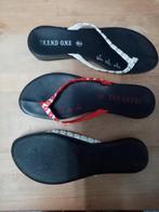 Trend One : nieuw 2x teenslippers slippers rood en wit , 39, Slippers, Nieuw, Ophalen of Verzenden, Trend One
