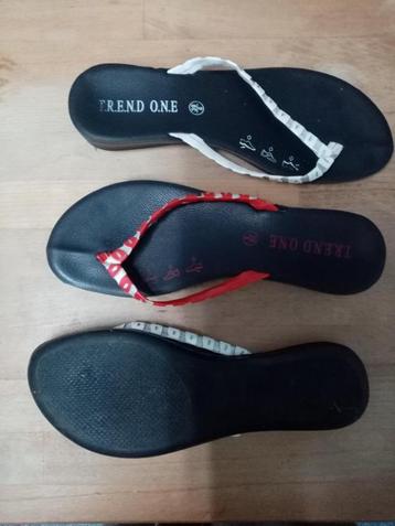 Trend One : nieuw 2x teenslippers slippers rood en wit , 39 beschikbaar voor biedingen